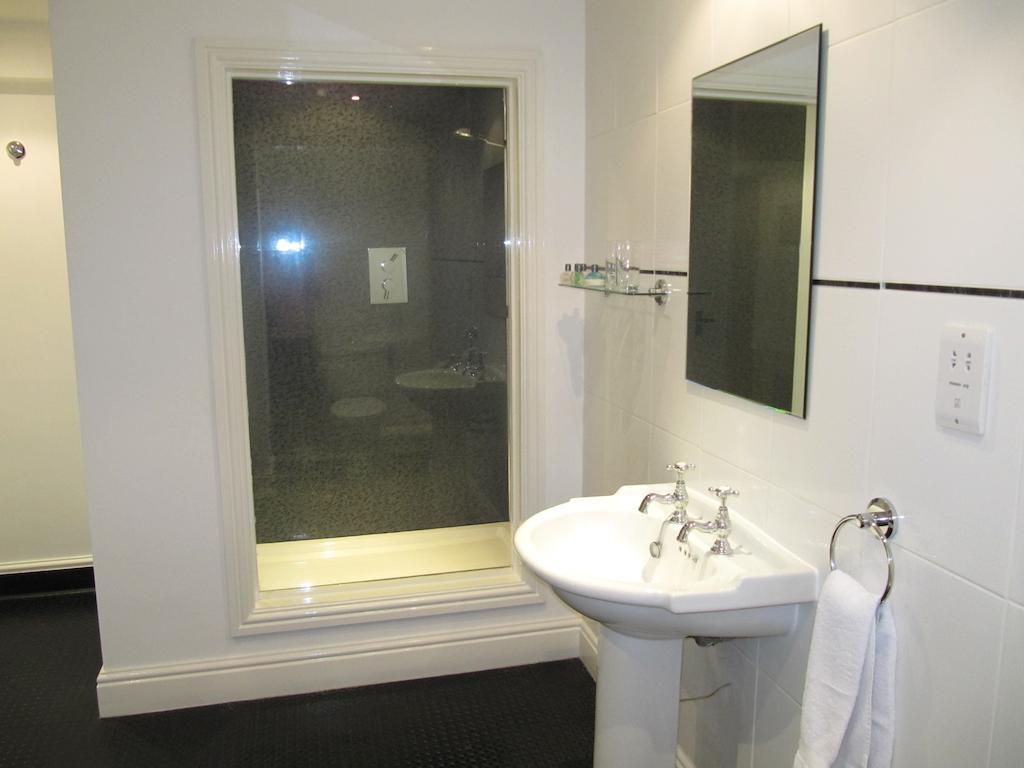 Hôtel Bath Arms Crockerton à Warminster Extérieur photo